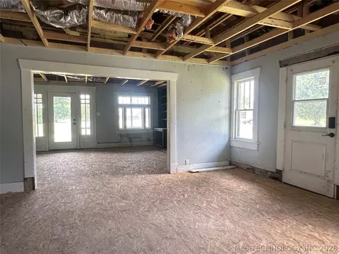 1126 E 4th St, Okmulgee, OK 74447 photo 6