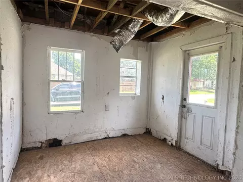 1126 E 4th St, Okmulgee, OK 74447 photo 7