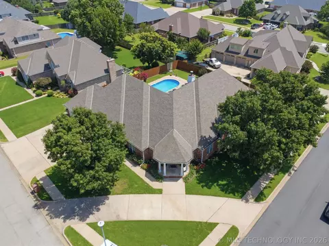 2716 Roanoke Ridge Rd, Bartlesville, OK 74006