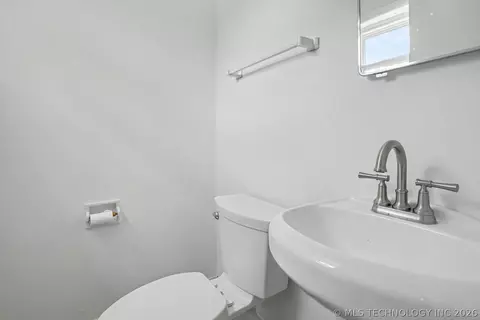 Bath - 5929 E 26th St, Tulsa, OK 74114 photo 2 of 2