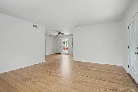 5929 E 26th St, Tulsa, OK 74114 photo 8