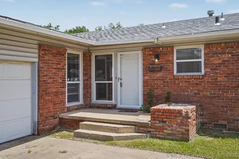 5929 E 26th St, Tulsa, OK 74114 photo 2