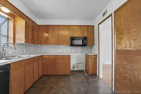 5929 E 26th St, Tulsa, OK 74114 photo 13