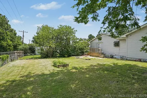 Exterior - 5929 E 26th St, Tulsa, OK 74114 photo 1 of 2