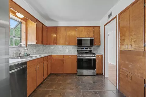 Kitchen - 5929 E 26th St, Tulsa, OK 74114 photo 3 of 4
