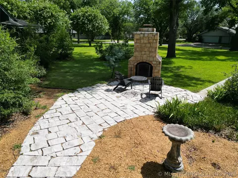 Exterior - 2002 Cloverleaf Pl, Ardmore, OK 73401 photo 4 of 11