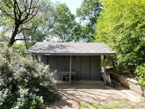 Exterior - 2002 Cloverleaf Pl, Ardmore, OK 73401 photo 5 of 11
