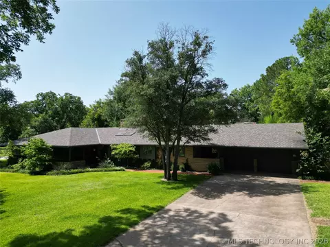 Exterior - 2002 Cloverleaf Pl, Ardmore, OK 73401 photo 7 of 11