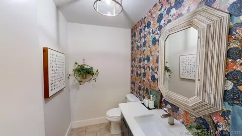 Bath - 2002 Cloverleaf Pl, Ardmore, OK 73401 photo 7 of 14