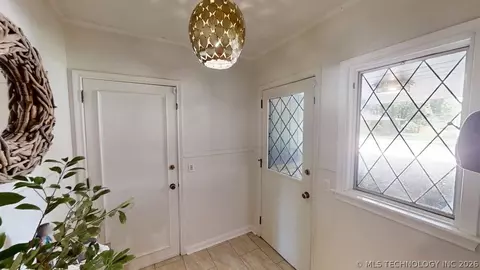 Entry Way - 2002 Cloverleaf Pl, Ardmore, OK 73401 photo 1 of 7
