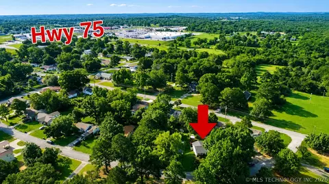 View/Area - 420 E 19th St, Okmulgee, OK 74447 photo 4 of 4