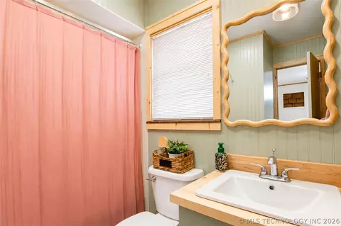 Bath - 420 E 19th St, Okmulgee, OK 74447 photo 4 of 4