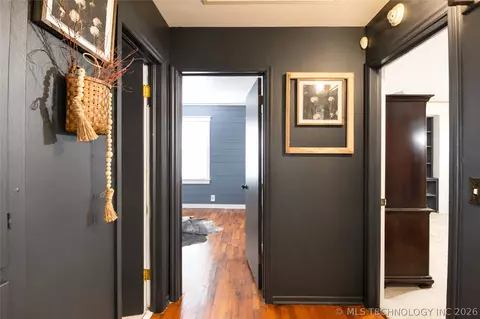 Entry Way - 420 E 19th St, Okmulgee, OK 74447 photo 3 of 3