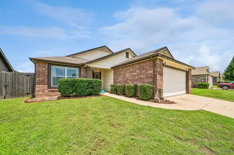 2212 Elmira St, Broken Arrow, OK 74012