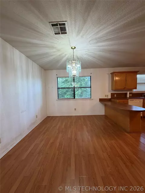 Dining - 215 NE 7th St, Checotah, OK 74426 photo 1 of 1