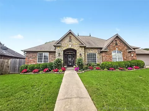 675 Richmond Cir, Tahlequah, OK 74464