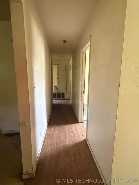 Entry Way - 2203 Oak St, Idabel, OK 74745 photo 1 of 1