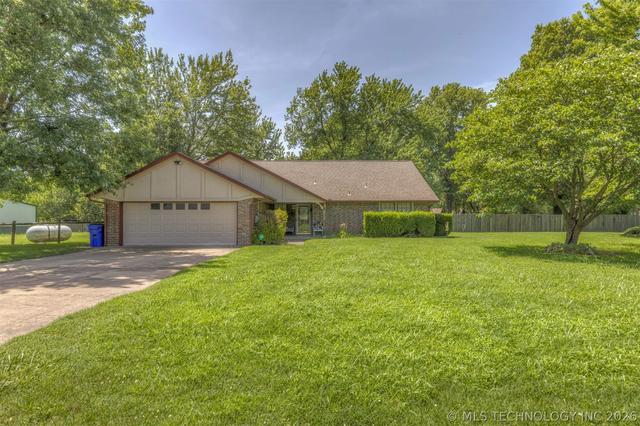 17404 S 324th East Ave, Coweta, OK 74429
