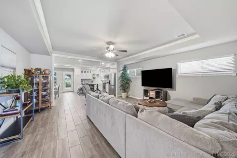 733 E 139th Pl, Glenpool, OK 74033 photo 6