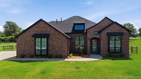 817 N 24th St, Collinsville, OK 74021