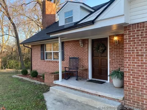 2005 E Foster, Ada, OK 74820 photo 2