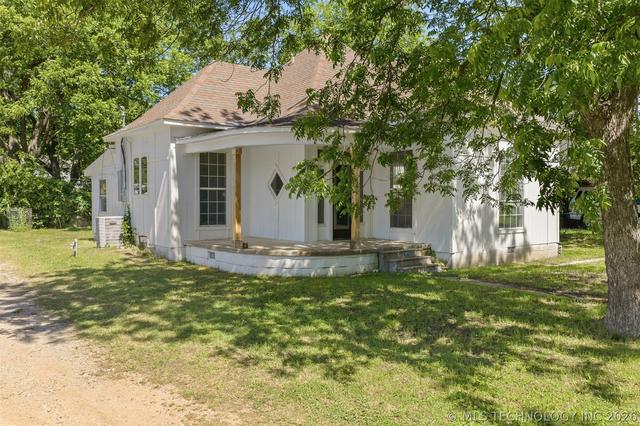 302 S 10, Madill, OK 73446