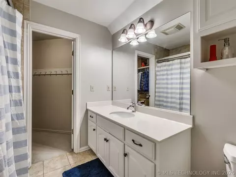 Bath - 6536 E 83rd Pl, Tulsa, OK 74133 photo 4 of 4