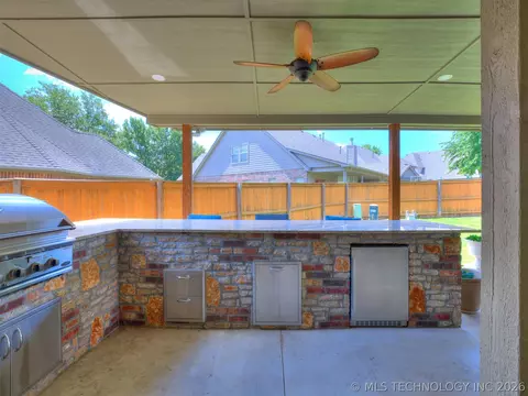 Exterior - 6536 E 83rd Pl, Tulsa, OK 74133 photo 7 of 12