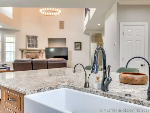 Kitchen - 6536 E 83rd Pl, Tulsa, OK 74133 photo 8 of 8