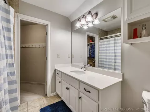Bath - 6536 E 83rd Pl, Tulsa, OK 74133 photo 4 of 4