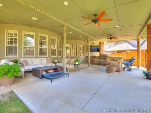 Exterior - 6536 E 83rd Pl, Tulsa, OK 74133 photo 6 of 8