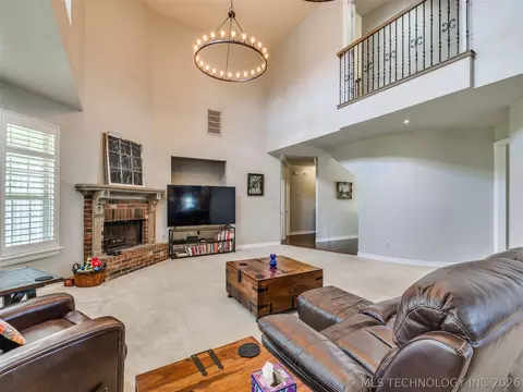 Living - 6536 E 83rd Pl, Tulsa, OK 74133 photo 1 of 3