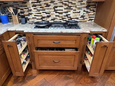 Kitchen - 6536 E 83rd Pl, Tulsa, OK 74133 photo 6 of 10