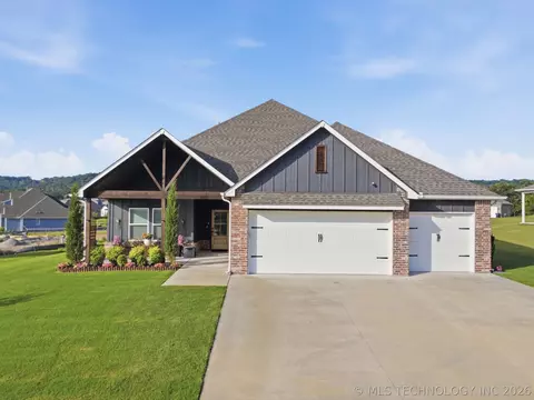 18960 E Orchard Cir, Catoosa, OK 74015
