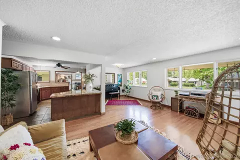 Living - 4154 E 46th Pl, Tulsa, OK 74135 photo 2 of 3