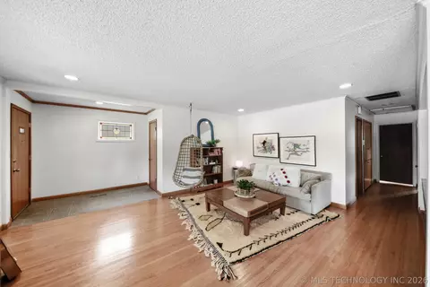 Living - 4154 E 46th Pl, Tulsa, OK 74135 photo 1 of 3