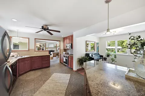 Kitchen - 4154 E 46th Pl, Tulsa, OK 74135 photo 3 of 6