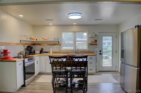 Kitchen - 1828 E 10th St, Okmulgee, OK 74447 photo 8 of 8