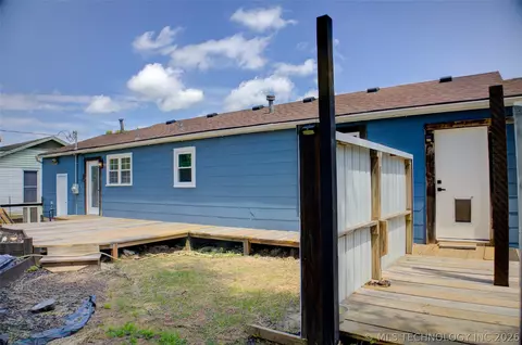 Exterior - 1828 E 10th St, Okmulgee, OK 74447 photo 7 of 11