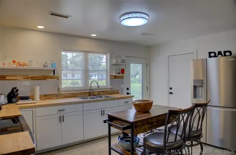 Kitchen - 1828 E 10th St, Okmulgee, OK 74447 photo 2 of 8