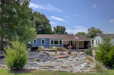 1828 E 10th St, Okmulgee, OK 74447