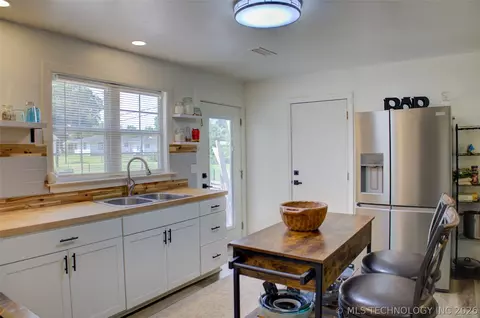Kitchen - 1828 E 10th St, Okmulgee, OK 74447 photo 1 of 8