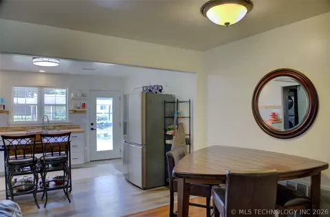 Dining - 1828 E 10th St, Okmulgee, OK 74447 photo 1 of 1