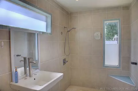 Bath - 1828 E 10th St, Okmulgee, OK 74447 photo 2 of 2
