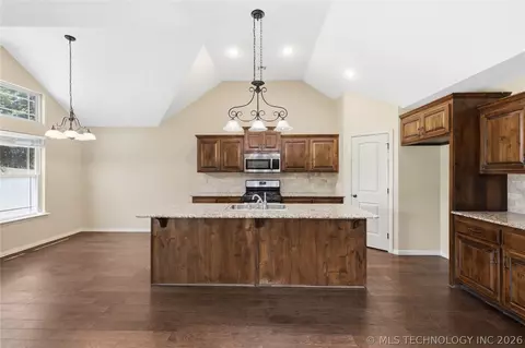 Other - 1004 E 135th Pl, Glenpool, OK 74033 photo 5 of 13