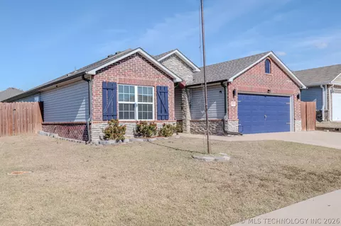 Exterior - 5811 E 146th Pl S, Bixby, OK 74008 photo 9 of 9