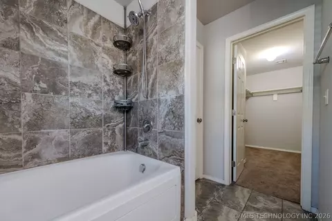 Bath - 5811 E 146th Pl S, Bixby, OK 74008 photo 10 of 10