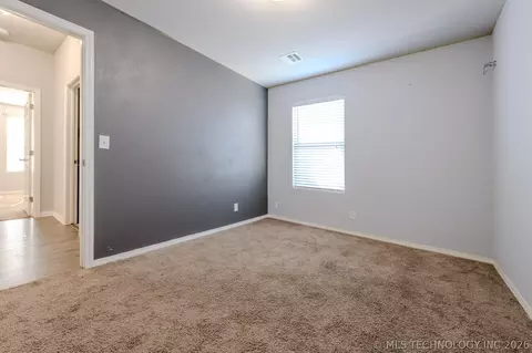 Bedroom - 5811 E 146th Pl S, Bixby, OK 74008 photo 7 of 14