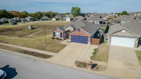 View/Area - 5811 E 146th Pl S, Bixby, OK 74008 photo 3 of 8