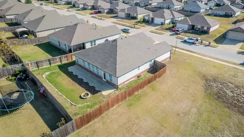 View/Area - 5811 E 146th Pl S, Bixby, OK 74008 photo 6 of 8